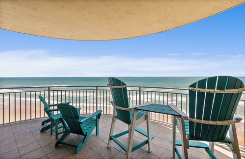 Daytona Beach Shores Condo | Coastal Escape Beach Front condo in Daytona Beach Shores with resort amenities