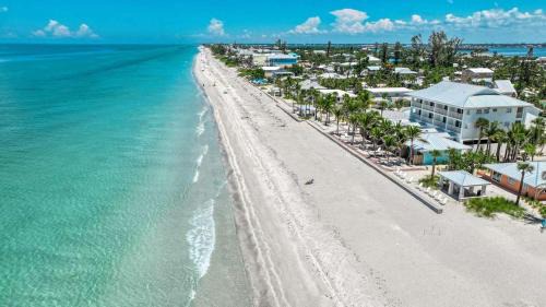 Englewood East House | Coastal Escape - New Luxury House