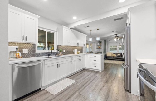 Pinellas Park House | Coastal Family Getaway w/Private Pool