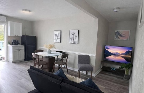 Clearwater Apartment | Coastal getaway near the Beach