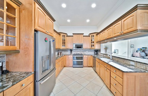 Beachview Country Club Estates House | Coastal Haven Estate: Immaculate Home w/Pool &Spa