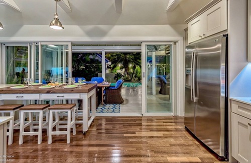 Historic Seaport House | *COASTAL LOVING @ OLD TOWN* Chic 4BR Home & Pool + LAST KEY SERVICES.