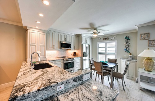 Marco Island Apartment | Coastal Marco Island Condo w/Club Amenities!