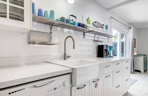 Fernandina Beach House | Coastal Oasis: Pool and Tennis, Close to Beach
