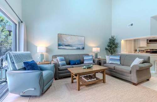 Hilton Head Island Villa | Coastal Paradise 2BR Villa Near Coligny & Beach