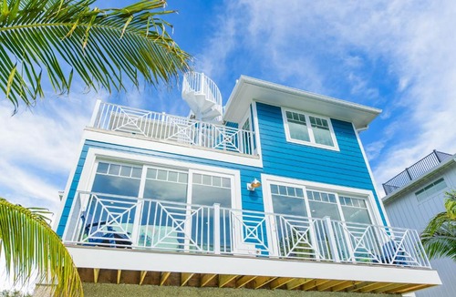 Anna Maria House | Coastal Queen by AMI Locals
