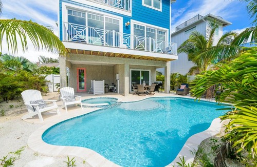 Anna Maria House | Coastal Queen by AMI Locals