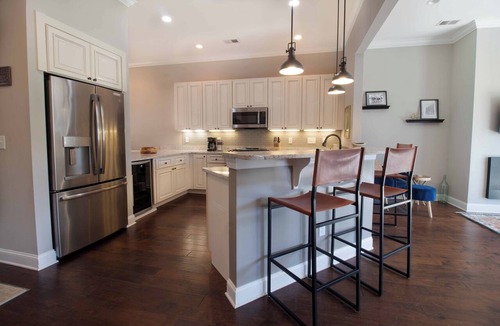 Charleston Condo | Coastal retreat short ride to the beach