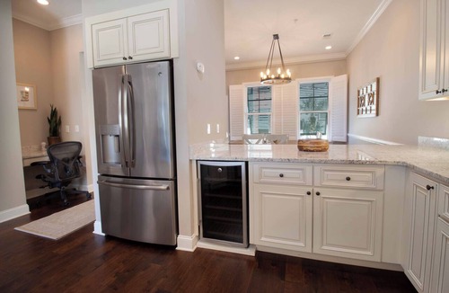 Charleston Condo | Coastal retreat short ride to the beach