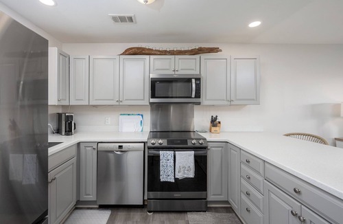 Beachwalk Condo | Coastal Villa Retreat on Harbor Island – 2BR/2BA – Sleeps 6