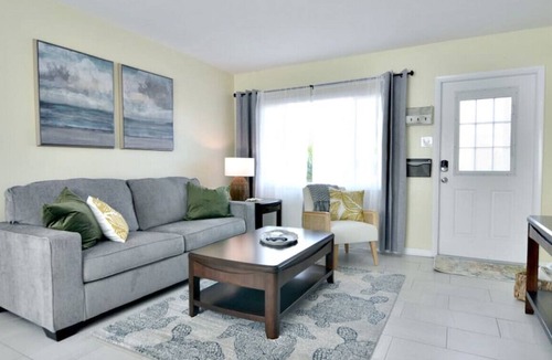 Redington Shores Villa | Coastal Villa: The Nautilus, only a Few Steps to the Beach!