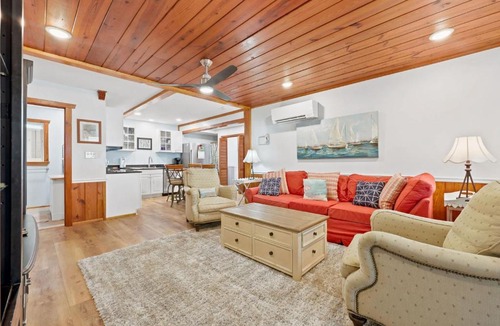 Crescent Beach House | Coco Cottage w Outdoor Bar and TV Walk to Beach