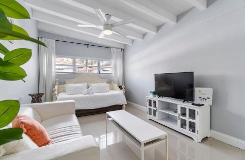 Dolphin Isles Apartment | Coconut Walk To The BeachComfy Beds Firepit Pool