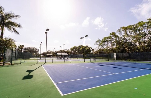 Boca Raton Apartment | Come cozy up in this West Boca Raton apartment
