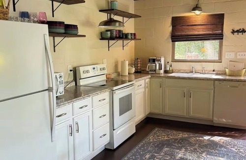Lake Park House | Come enjoy beautiful sunsets at “Turtle Cove”