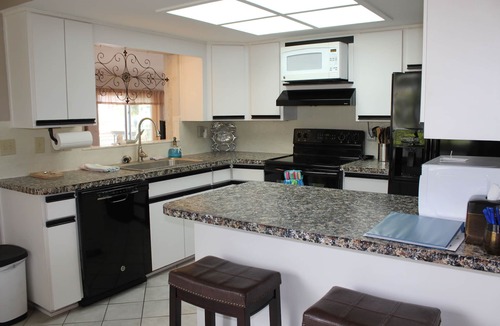 Spring Hill House | Come Enjoy Sea-renity @ Hernando Beach!