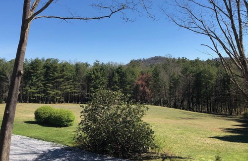 Hendersonville Ski Chalet | Come get away in the hills of WNC