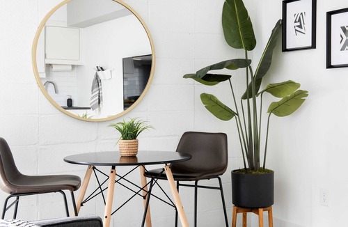 Virginia Highland Apartment | Come on Eileen Summar