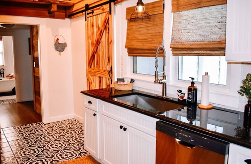 Sevierville House | Come relax with us at our fully restored farm house.