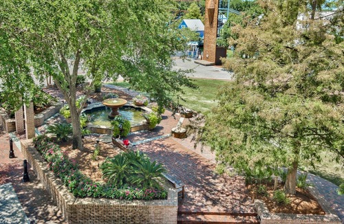 Baytowne Wharf Condo | Come See Baytowne Wharf The Heart of Sandestin! Restaurants,Shops,& Nightlife!