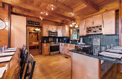 Vein Mountain House | Come To Escape - Stunning home with game room, hot tub, pet friendly!