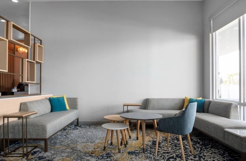 Clearwater Hotel | Comfort and Convenience! 2 Relaxing Units, Free Breakfast, Pets Allowed, Pool