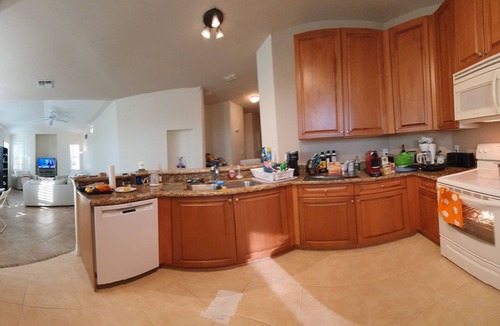 Diplomat Condo | Comfort & Convenience 3bdr 2bath 2garage, WiFi, pool, fitness, sea salt jacuzzi