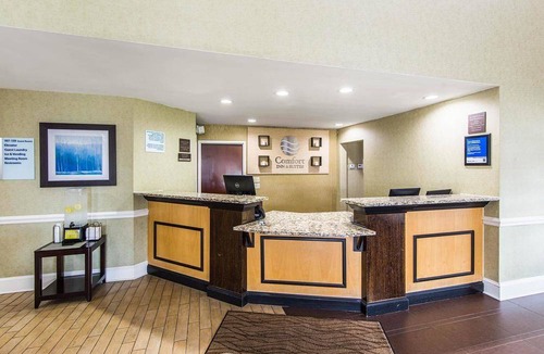 Greenwood Hotel | Comfort Inn & Suites Greenwood near University