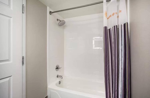 Clearwater Hotel | Comfort Inn & Suites Clearwater South - Pinellas Park
