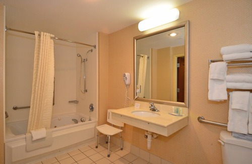 Lantana Hotel | Comfort Inn & Suites Lantana - West Palm Beach South