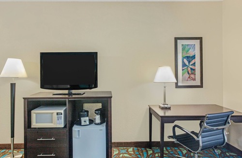 Fruitville Hotel | Comfort Inn & Suites Sarasota I75