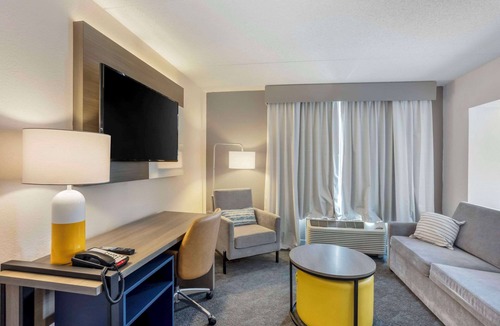 Voorhees Hotel | Comfort Inn & Suites Voorhees/Mt. Laurel
