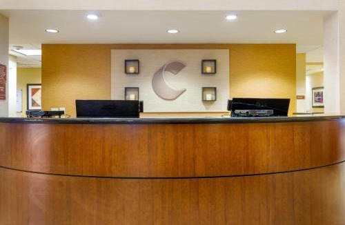 West Ashley Hotel | Comfort Suites Charleston West Ashley