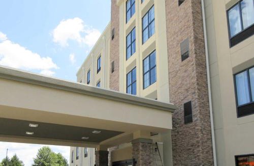 Powdersville Hotel | Comfort Suites Piedmont - Greenville South