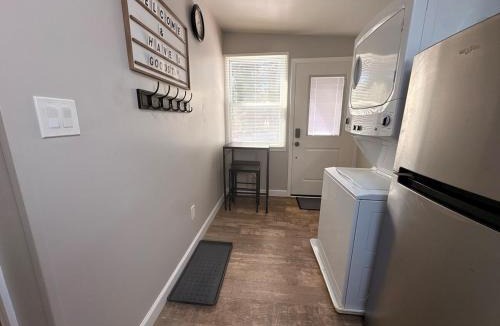 Sylvan Hills Apartment | Comfortable 1 Bedroom Near Downtown ATL Sleeps 2 Free Parking