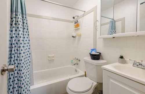 Sylvan Hills Apartment | Comfortable 2 Bedroom Near Downtown Atl Sleeps 4 Free Parking