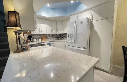 Homosassa House | Comfortable 2-bedroom townhome in Homosassa with Pool and Boat dock access.