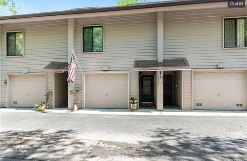 Homosassa House | Comfortable 2-bedroom townhome in Homosassa with Pool and Boat dock access.