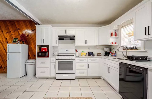 Douglasville House | Comfortable 4BR 2 King Beds Near Arbor Place Mall
