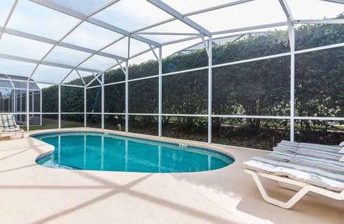 Westbury House | Comfortable 5 bedroom pool home in Westbury, sleeps 10 guests
