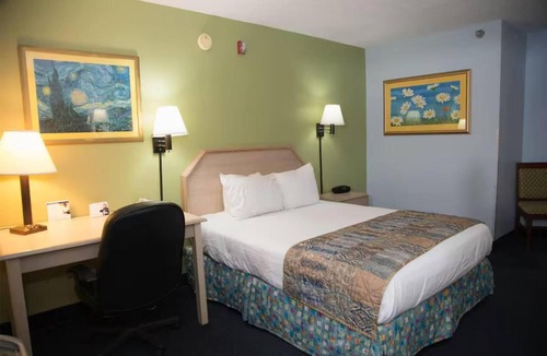 Mary Esther Hotel | Comfortable Affordable Room with Free Parking | Near Gulfarium Marine Park