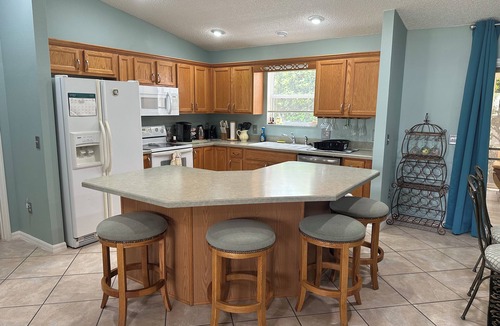 Summerfield House | Comfortable & Relaxing Designer 3/2 Home Away From Home!