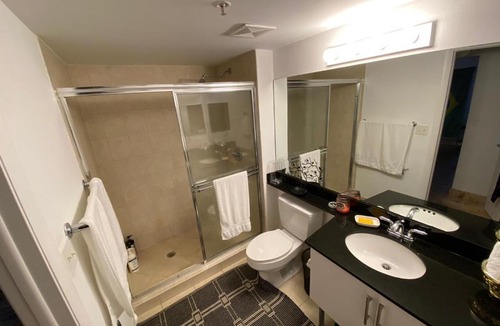 Downtown Miami House | Comfortable room in the Brickell City Center area