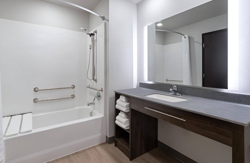 Dahlgren Hotel | Comfortable Stay w/Fully Equipped Kitchen Near Dahlgren Railroad Heritage Trail