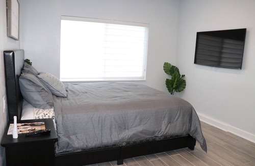 Hollywood Apartment | Comfy 1-BR Studio in South Florida Near beach - AC, Washing Machine, Netflix