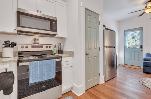 Thomas Square Apartment | Comfy 3-Bedroom Unit to Stay Between Adventures!