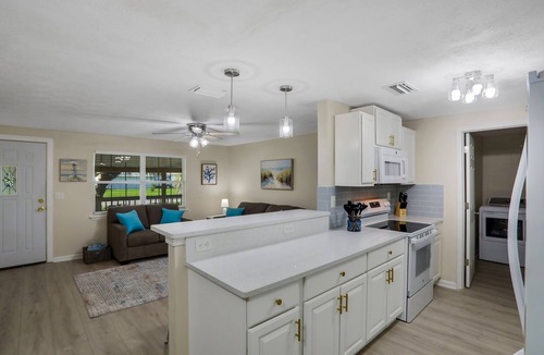 Orange Park House | Comfy 5 bedroom -2 bathroom house in Orange Park
