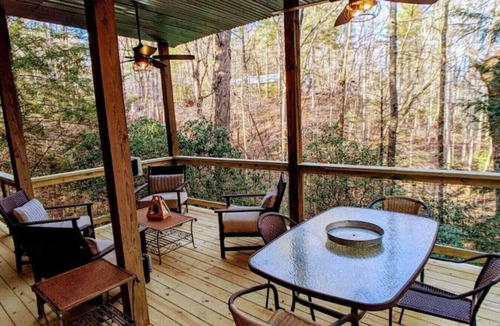 Lakemont House | Comfy Cabin near Lake Rabun
