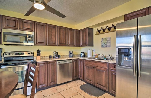 Downtown Dunedin House | Comfy Dunedin Escape: 1 Block to Main Street!