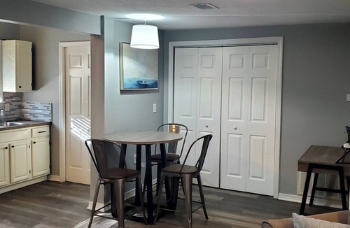 East Hill House | Comfy home near Downtown, Beaches and Shopping